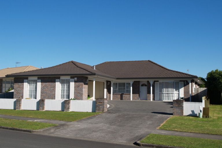 Photo of property in 9 Amberwood Drive, Northpark, Auckland, 2013