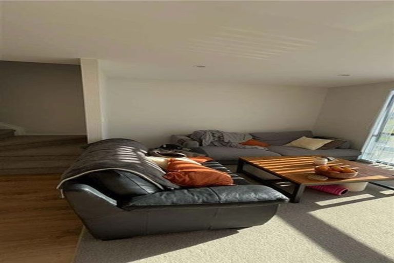 Photo of property in 5a Colin Chester Drive, Silverdale, 0932