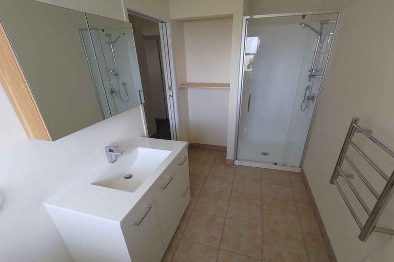 Photo of property in 4 Butterworth Avenue, Opaheke, Papakura, 2113