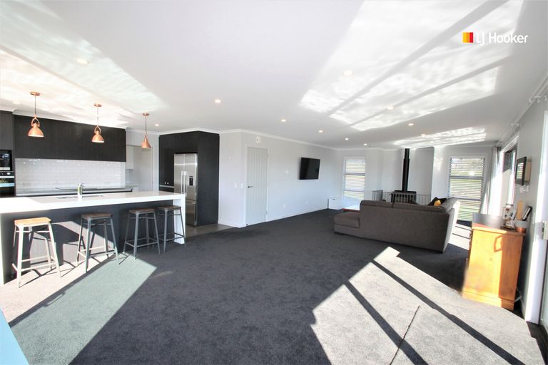 Photo of property in 19 George Street, Waihola, Milton, 9073