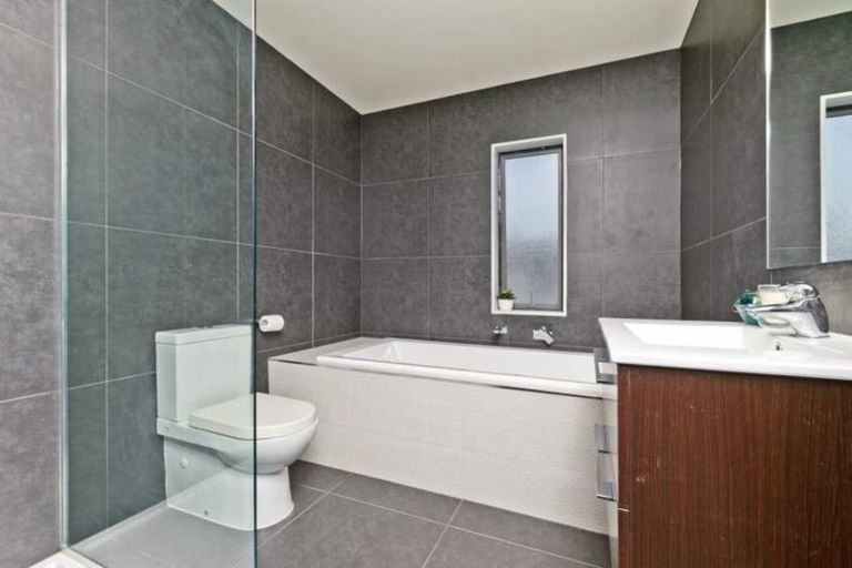 Photo of property in 15 Wisteria Lane, Silverdale, 0932