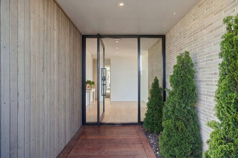 Photo of property in 19 Rauhea Lane, Clifton, Christchurch, 8081