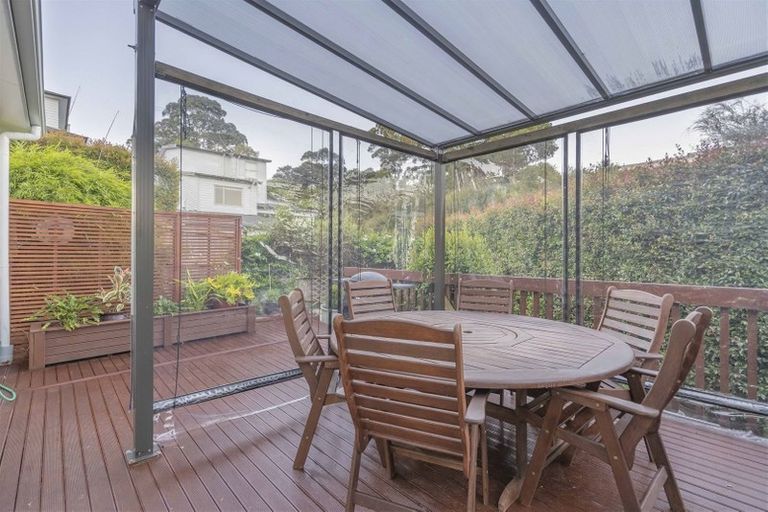 Photo of property in 13 Bintulu Place, Fairview Heights, Auckland, 0632