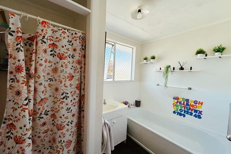 Photo of property in 2 Hatea Place, Dinsdale, Hamilton, 3204