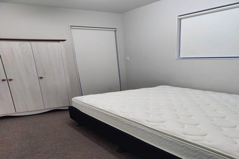 Photo of property in 5 Hazel Glen, Bayview, Auckland, 0629