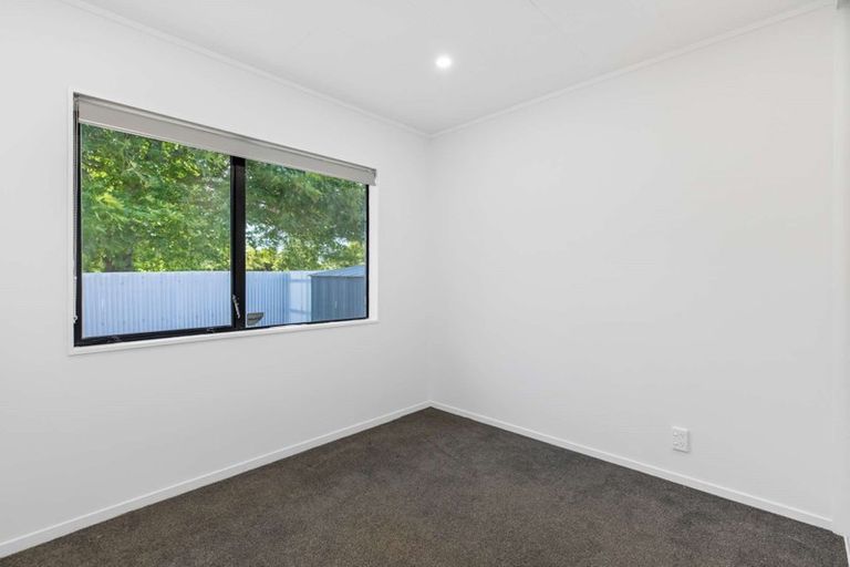Photo of property in 2/8 Celmisia Place, Weymouth, Auckland, 2103