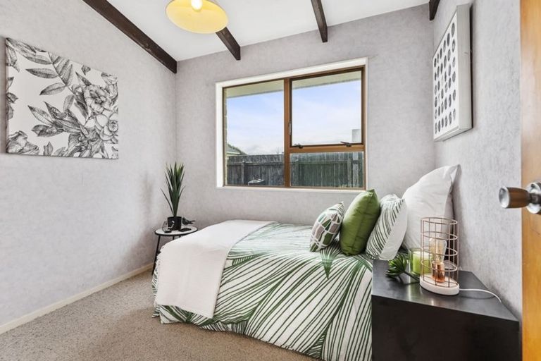 Photo of property in 84a Endeavour Street, Lyall Bay, Wellington, 6022