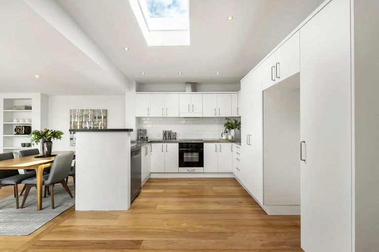 Photo of property in 24 Anne Street, Devonport, Auckland, 0624