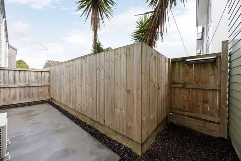 Photo of property in 5/10 Burrows Place, Frankton, Hamilton, 3204