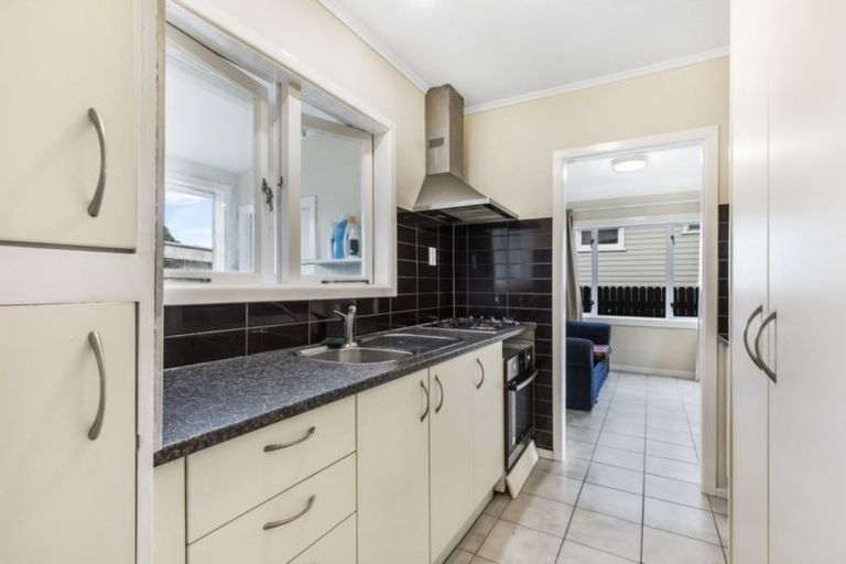 Photo of property in 9a Gloucester Road, Manurewa, Auckland, 2102