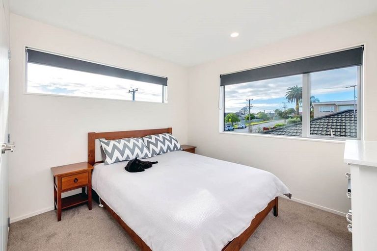 Photo of property in 14a Kotuku Street, Te Atatu Peninsula, Auckland, 0610