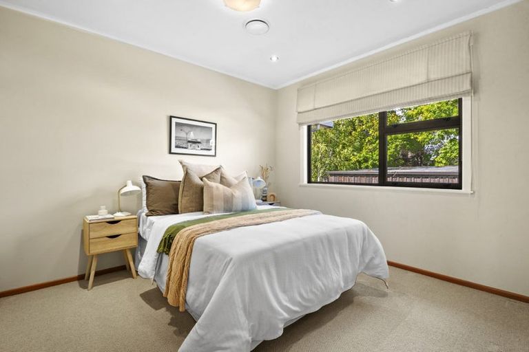 Photo of property in 8 Kauri Road, Birkenhead, Auckland, 0626