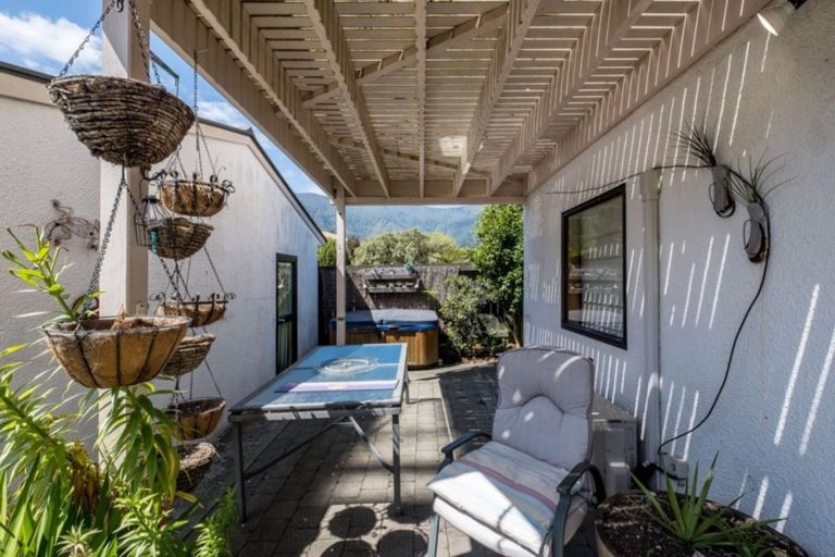 Photo of property in 5 Ranui Street, Waikawa, Picton, 7220