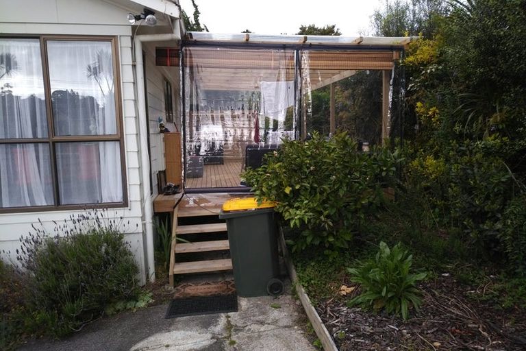 Photo of property in 19 Benita Place, Sunnyvale, Auckland, 0612