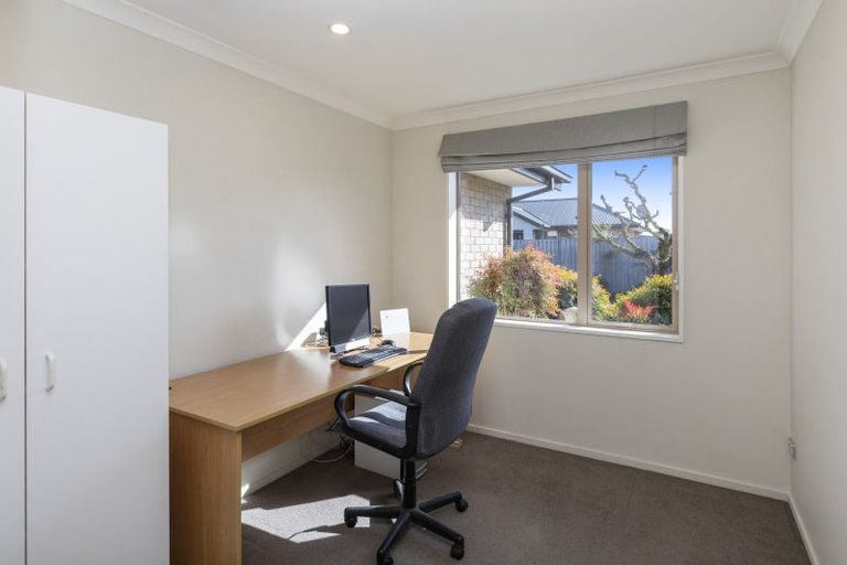 Photo of property in 22 Mokihi Gardens, Hillmorton, Christchurch, 8024