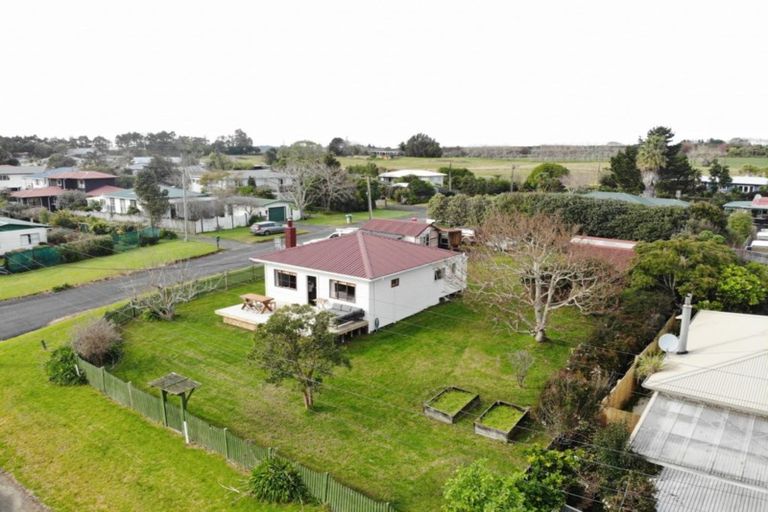 Photo of property in 2 Second Avenue, Glenbrook, Waiuku, 2681