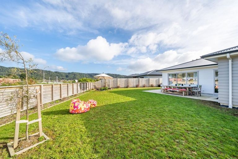 Photo of property in 51 Brian Morgan Terrace, Wainuiomata, Lower Hutt, 5014