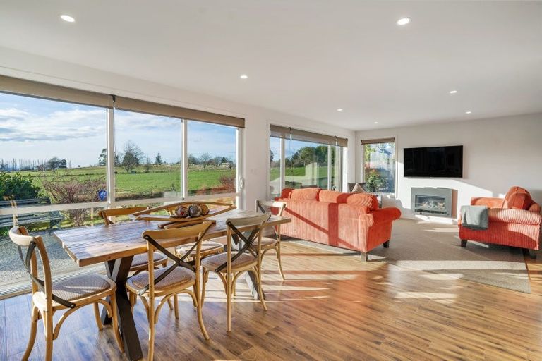 Photo of property in 32 Northview Avenue, Winton, 9720