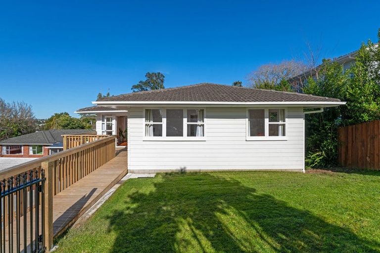 Photo of property in 3 Gladys Avenue, Glenfield, Auckland, 0629