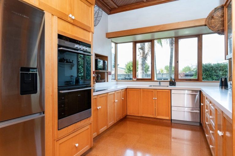 Photo of property in 210 Davis Street, Saint Leonards, Hastings, 4120