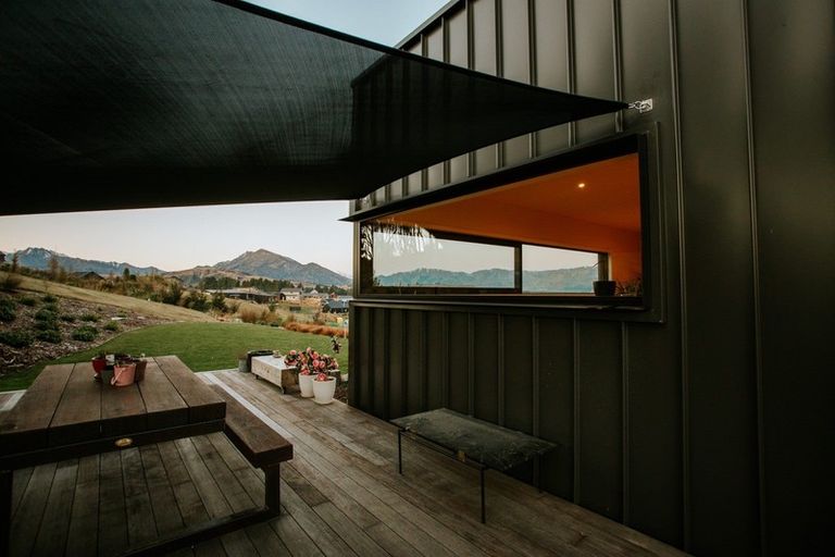 Photo of property in 8 Nokomai Street, Wanaka, 9305