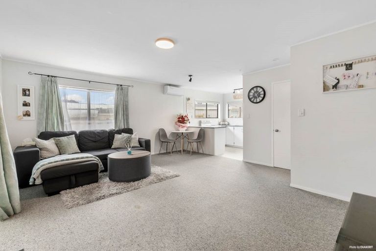 Photo of property in 1/50a Tawa Crescent, Manurewa, Auckland, 2102