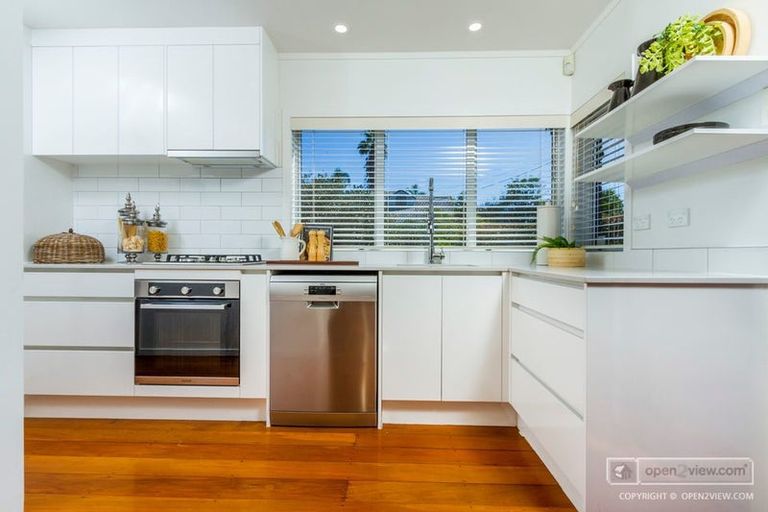 Photo of property in 308 Hurstmere Road, Takapuna, Auckland, 0622