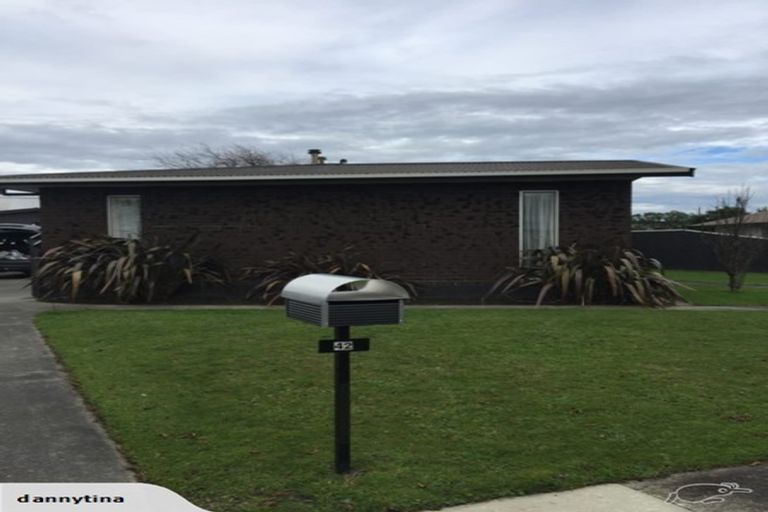 Photo of property in 42 Acacia Street, Kelvin Grove, Palmerston North, 4414