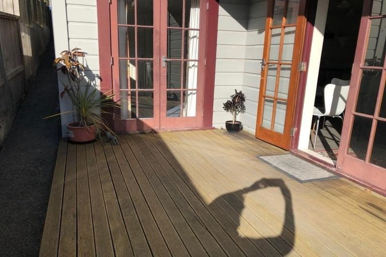 Photo of property in 60 Austin Street, Mount Victoria, Wellington, 6011