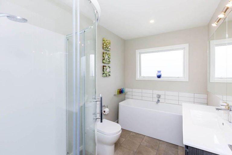 Photo of property in 15a Kiln Street, Silverstream, Upper Hutt, 5019