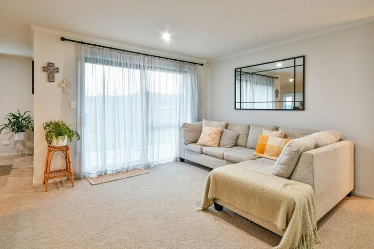Photo of property in 66 Helenvale Crescent, Pokeno, 2402