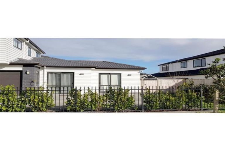 Photo of property in 15 Drumbuoy Drive, Flat Bush, Auckland, 2019