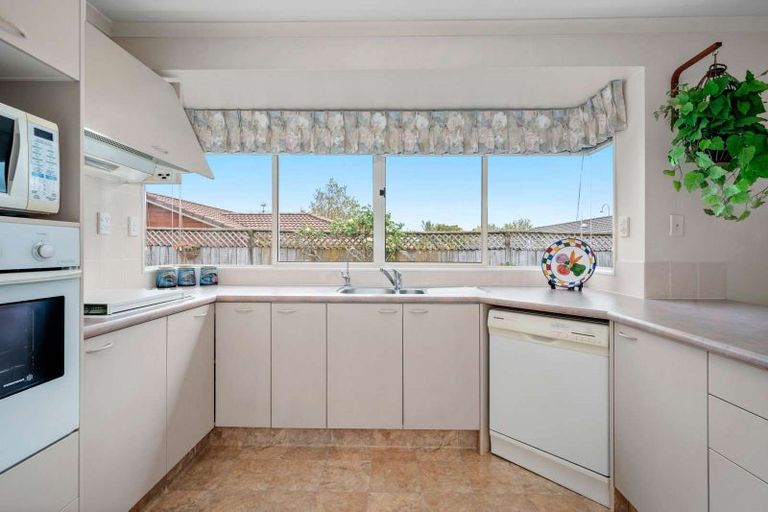 Photo of property in 9 Huntington Drive, Huntington Park, Auckland, 2013