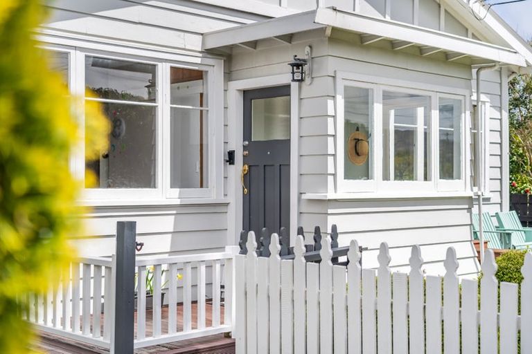 Photo of property in 15 Randwick Crescent, Moera, Lower Hutt, 5010