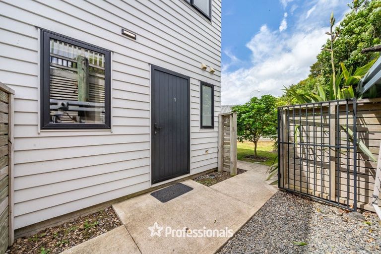 Photo of property in 1 Glen Evans Crescent, Fairfield, Lower Hutt, 5011