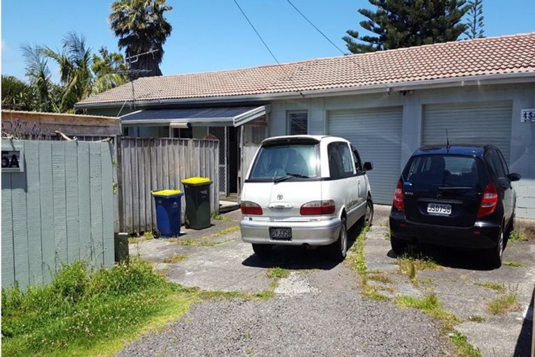 Photo of property in 2/45 College Road, Northcote, Auckland, 0627