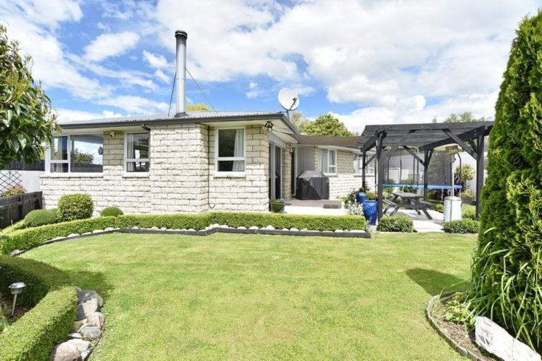 Photo of property in 8 Doggett Place, Rangiora, 7400