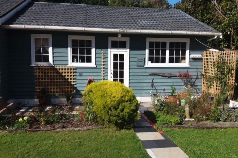 Photo of property in 1 Hart Street, Featherston, 5710