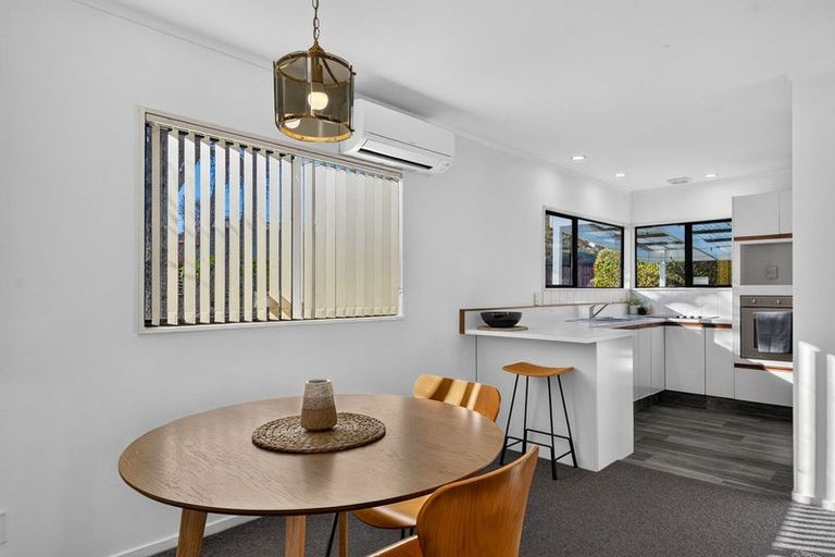 Photo of property in 1/30 Savoy Road, Glen Eden, Auckland, 0602