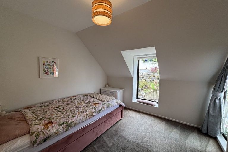 Photo of property in 5 Drayton Drive, Mount Pleasant, Christchurch, 8081