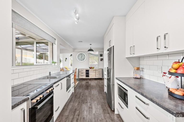 Photo of property in 12a Raukawa Grove, Trentham, Upper Hutt, 5018