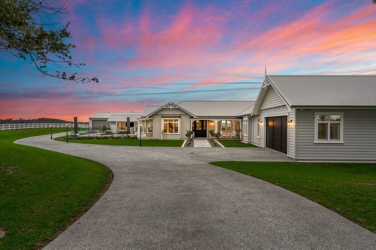 Photo of property in 21 Diamond Lane, Riverhead, 0793