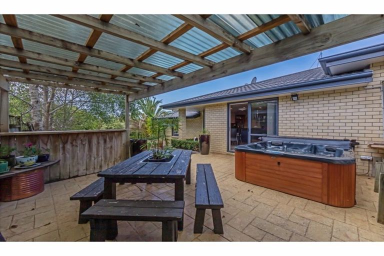 Photo of property in 98 Greenhithe Road, Greenhithe, Auckland, 0632