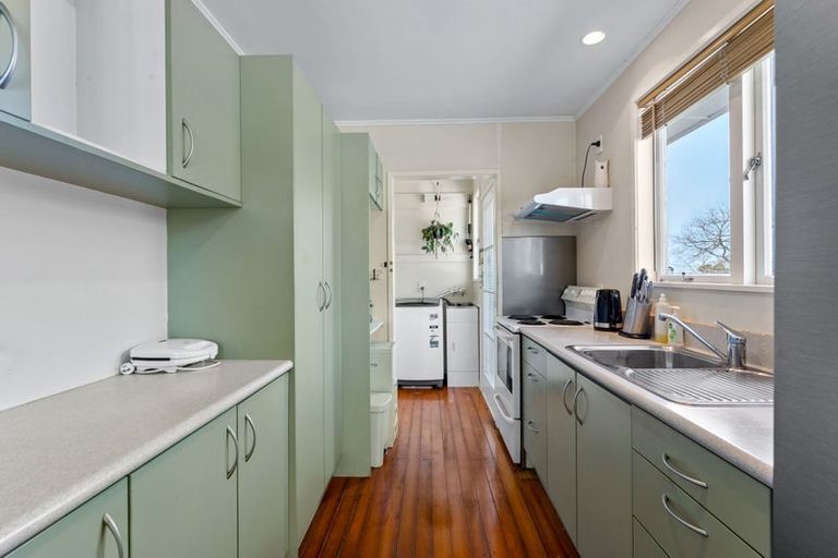 Photo of property in 1/11a Agincourt Street, Glenfield, Auckland, 0629