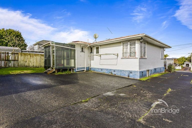Photo of property in 1/41 Strid Road, Te Atatu South, Auckland, 0610