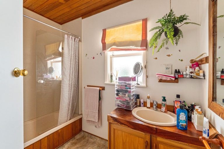 Photo of property in 21 Tui Crescent, Waikanae, 5036