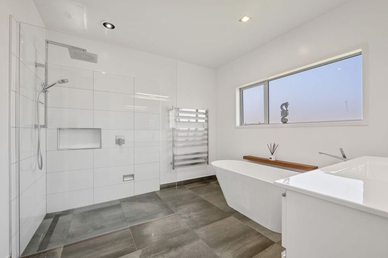 Photo of property in 22 Mercade Close, Stratford, 4332