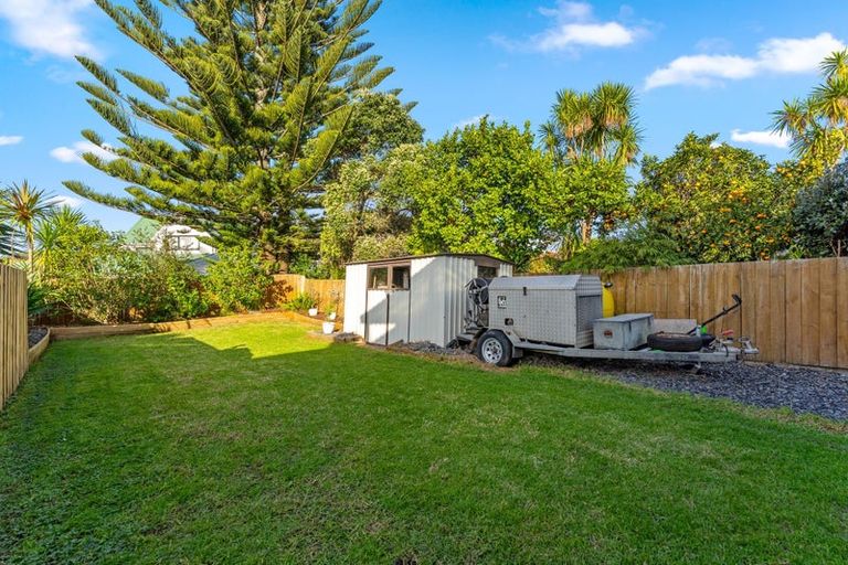 Photo of property in 34 Spinnaker Drive, Te Atatu Peninsula, Auckland, 0610