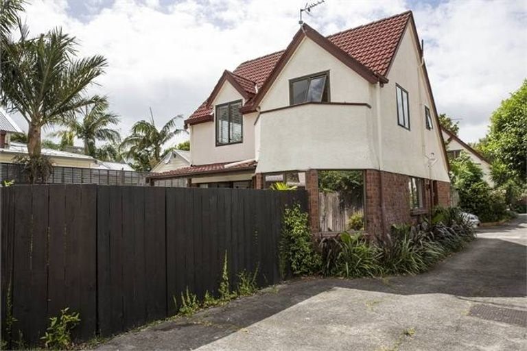 Photo of property in 3/5 Tui Street, Devonport, Auckland, 0624
