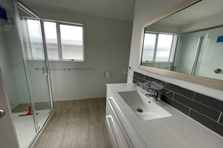 Photo of property in 4 Waiwera Crescent, Maupuia, Wellington, 6022